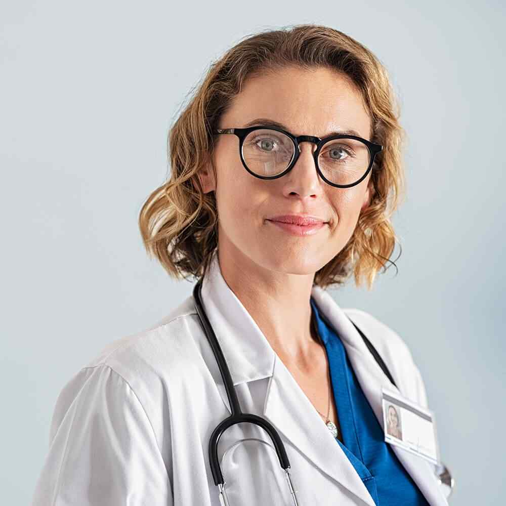 https://deltadermcare.com/wp-content/uploads/2021/08/team_03.jpg